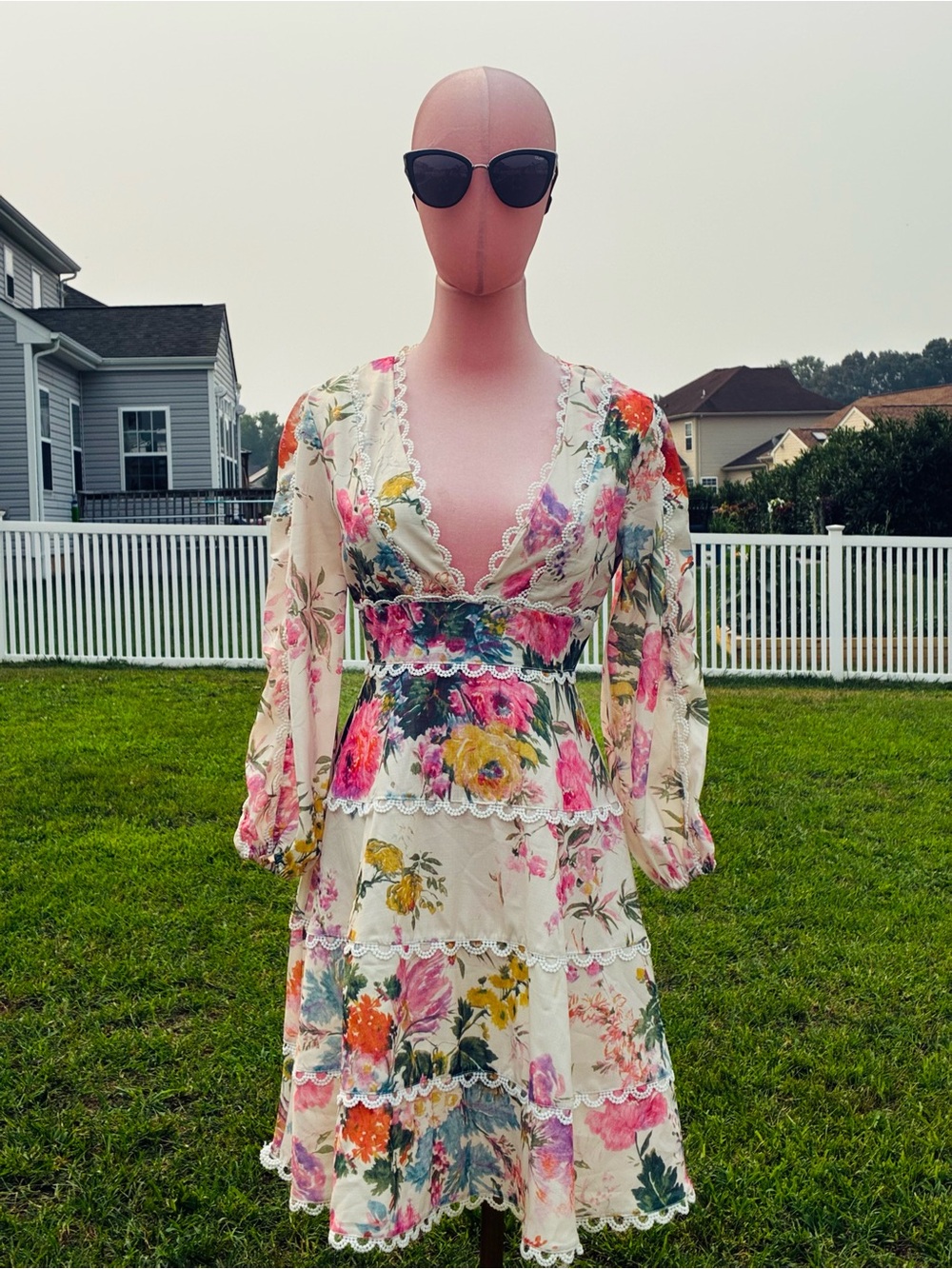 Love + Harmony sFloral Lace-Trim V-Neck Long Sleeve Dress in Cream & Pink Small